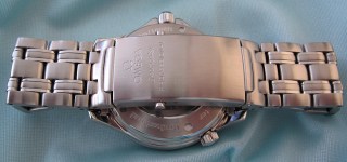 Omega SMP clasp closed