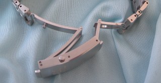 Omega SMP clasp open